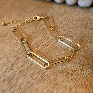 Gold chain bracelet